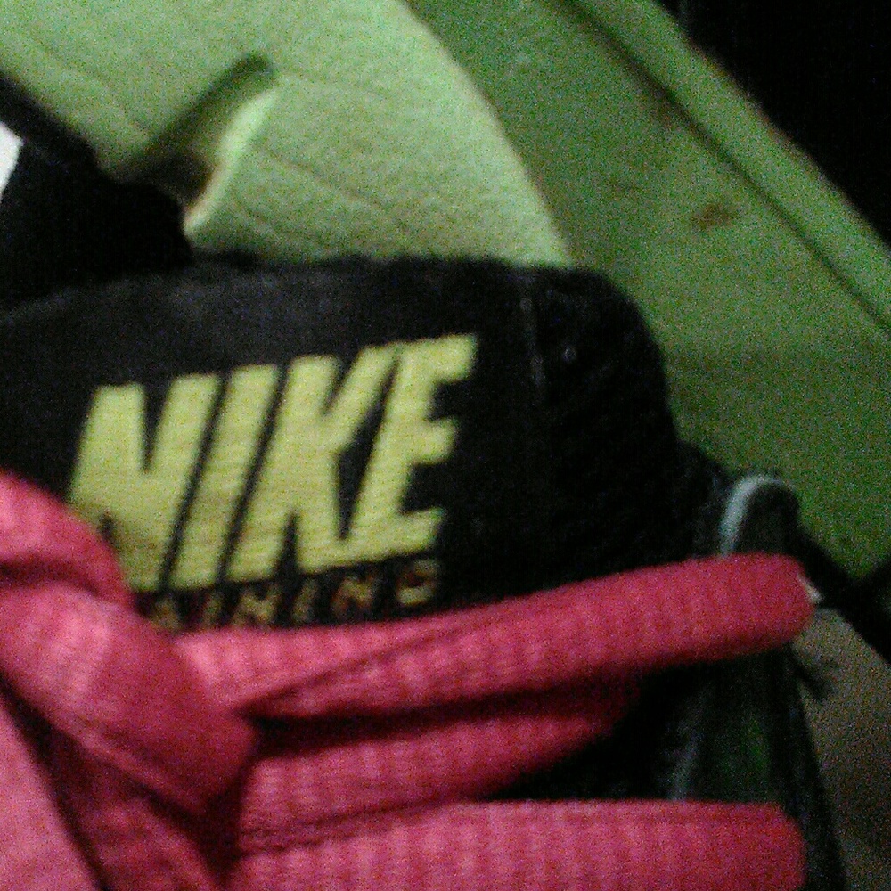 Nike - Picture 3 of 3